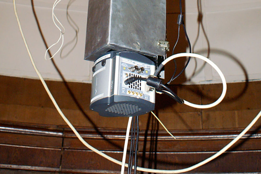 Высокочувствительная ПЗС-камера для регистрации слабых астрономических объектов Высокочувствительная ПЗС-камера для регистрации слабых астрономических объектов